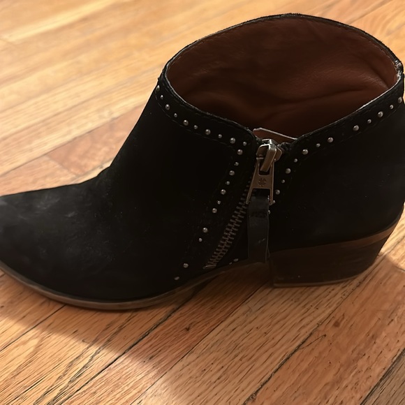 Lucky brand suede low heel ankle boots - Picture 2 of 7